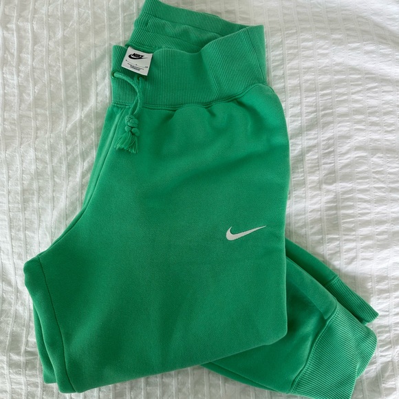 Nike Phoenix Fleece High-Waisted Joggers - Picture 3 of 5